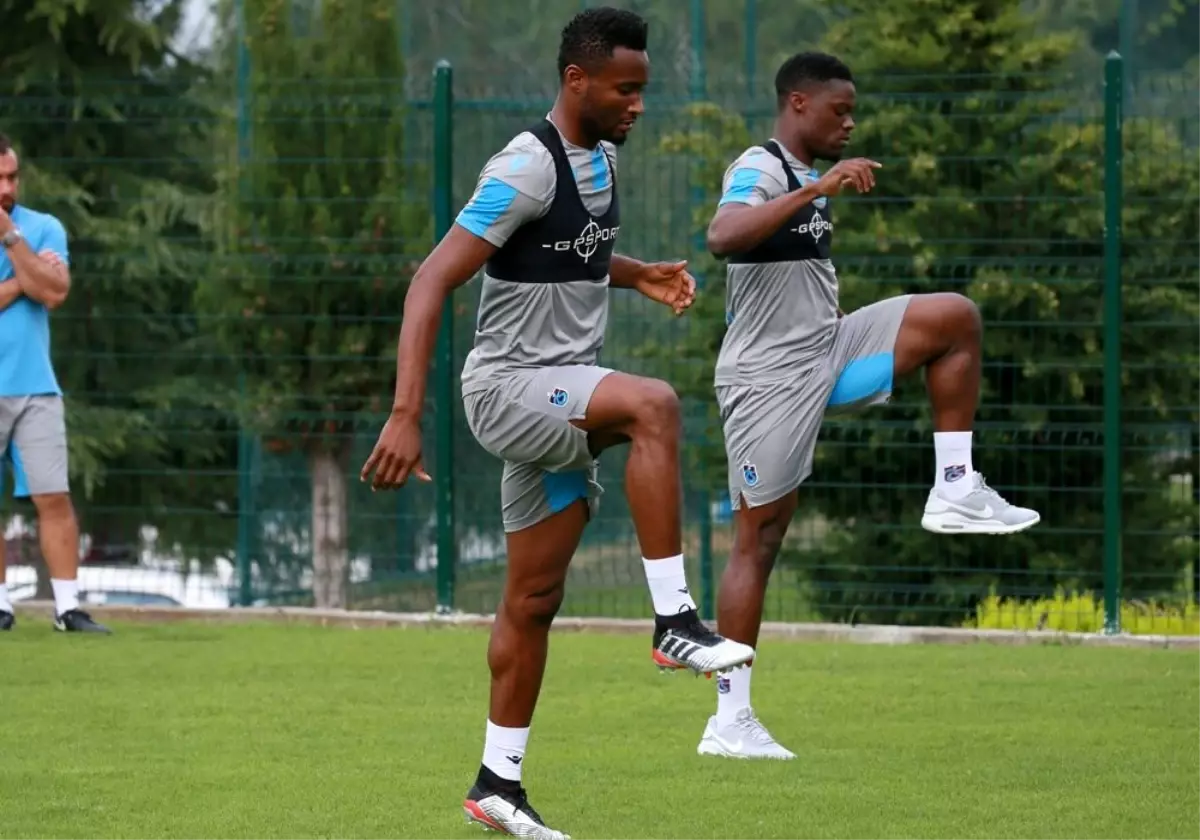 Obi Mikel ve Ekuban\'a özel antrenman