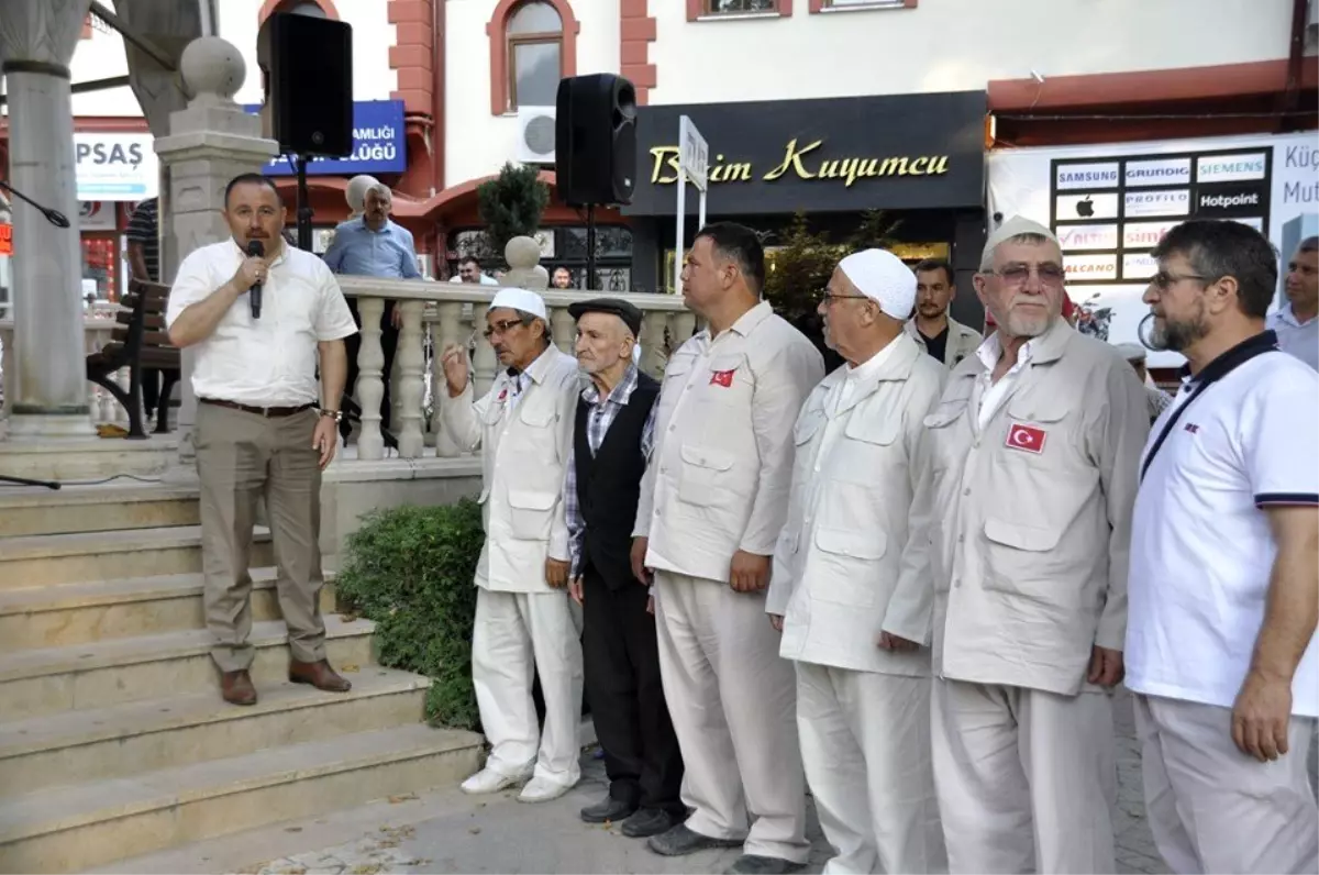 Söğüt\'te kutsal topraklara gidecek olan hacı adayları uğurlandı