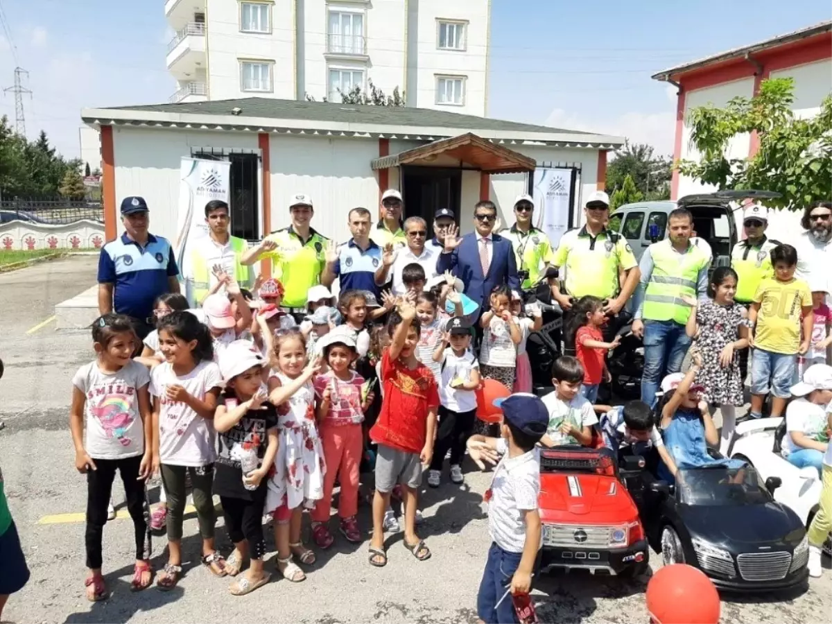 Yaz kursu öğrencilerine \'Trafik Eğitimi\' verildi