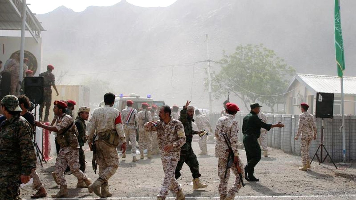 Yemen\'de bombalı araç saldırısı: En az 32 ölü