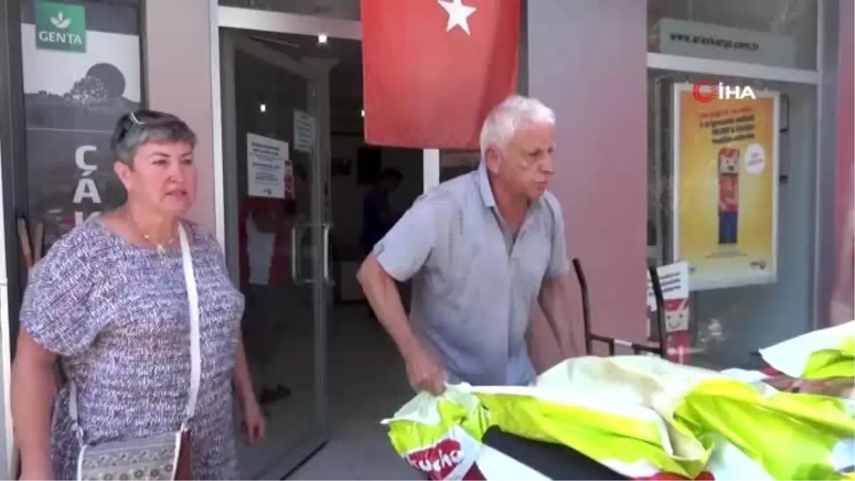 Yerleşik Ruslardan hayvan barınağına mama desteği