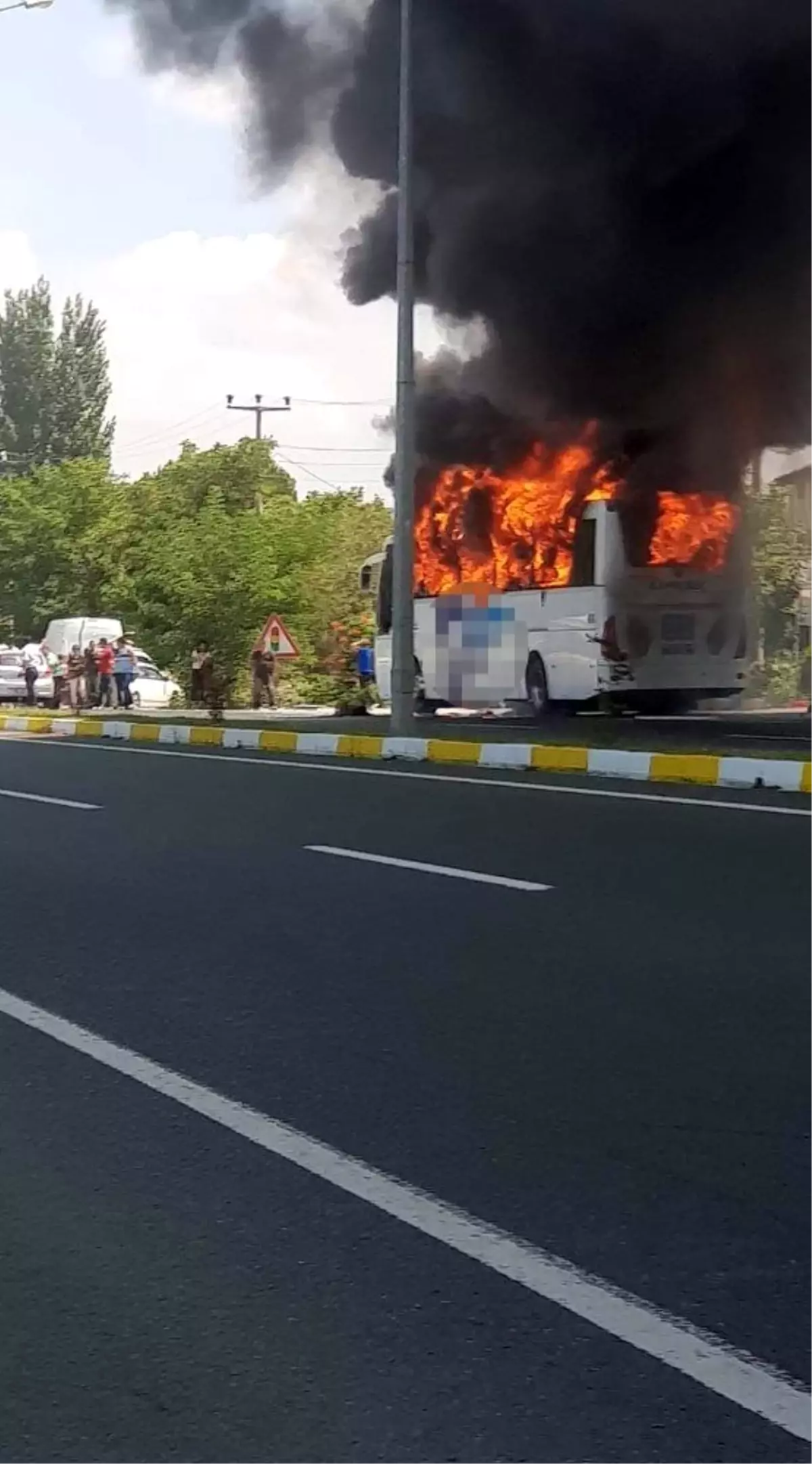 Balıkesir\'de yolcu otobüsü alev aldı