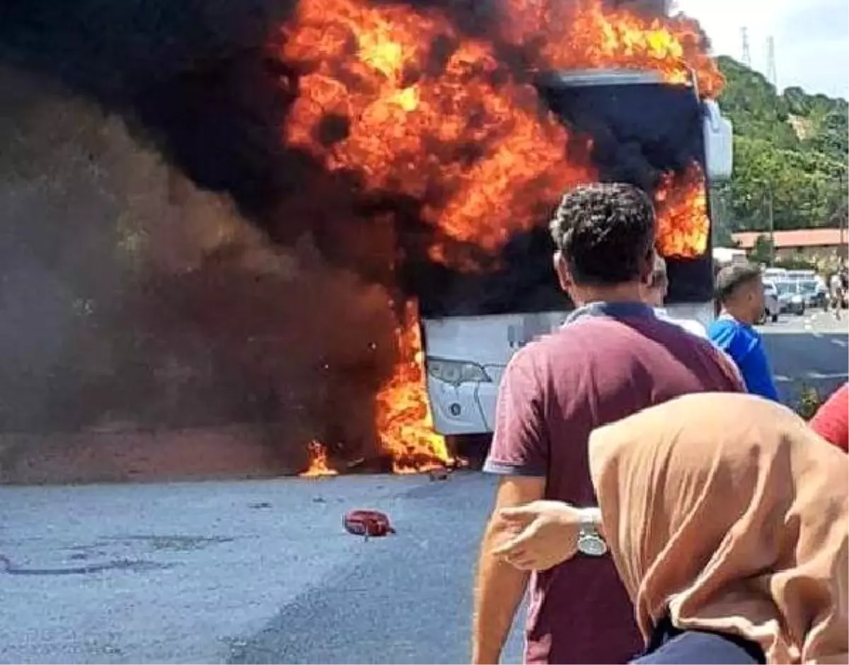 Balıkesir\'de yolcu otobüsü yandı: 5 ölü, 15 yaralı (3)