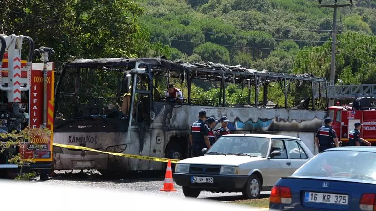 Balıkesir\'de yolcu otobüsünde yangın: 5 ölü