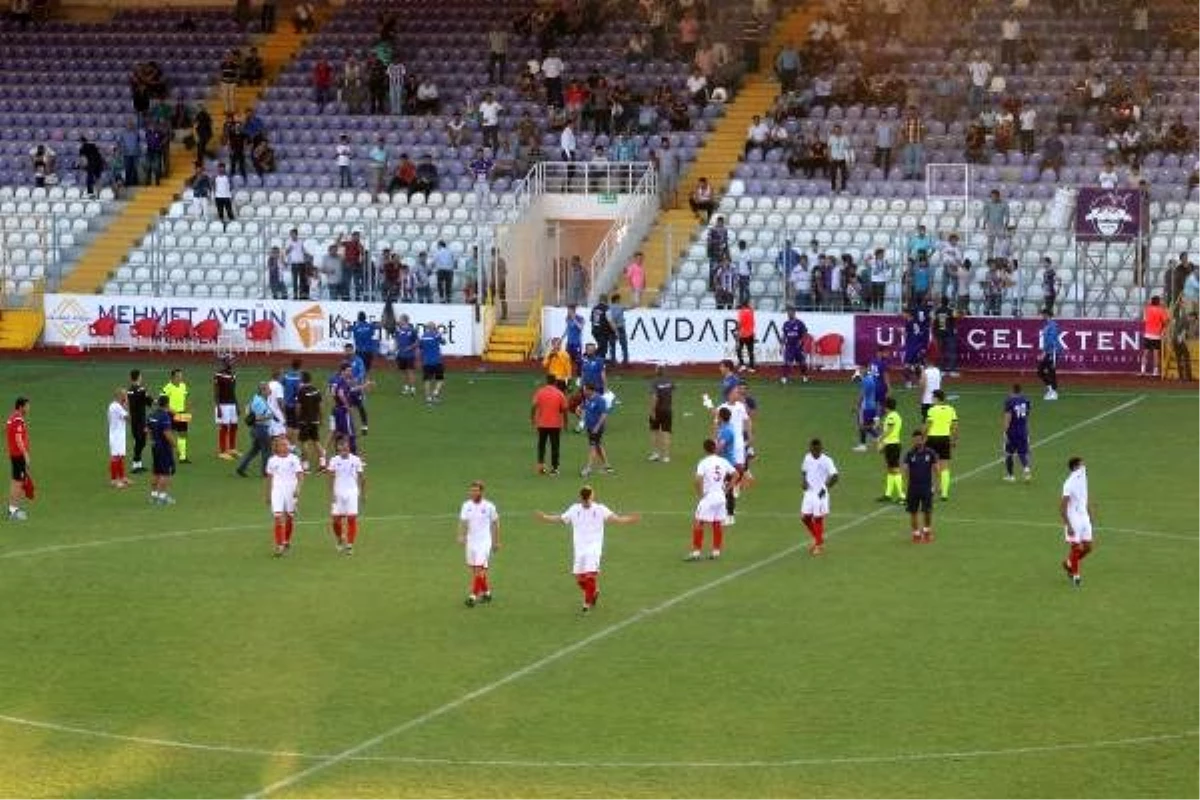 Balıkesirspor-Afjet Afyonspor hazırlık maçı yarıda kaldı