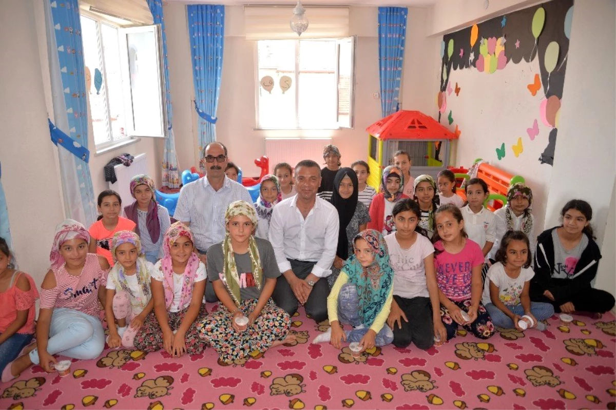Bilecik Belediye Başkan Yardımcısı Gürses, Kur\'an kursundaki öğrencileri ziyaret etti