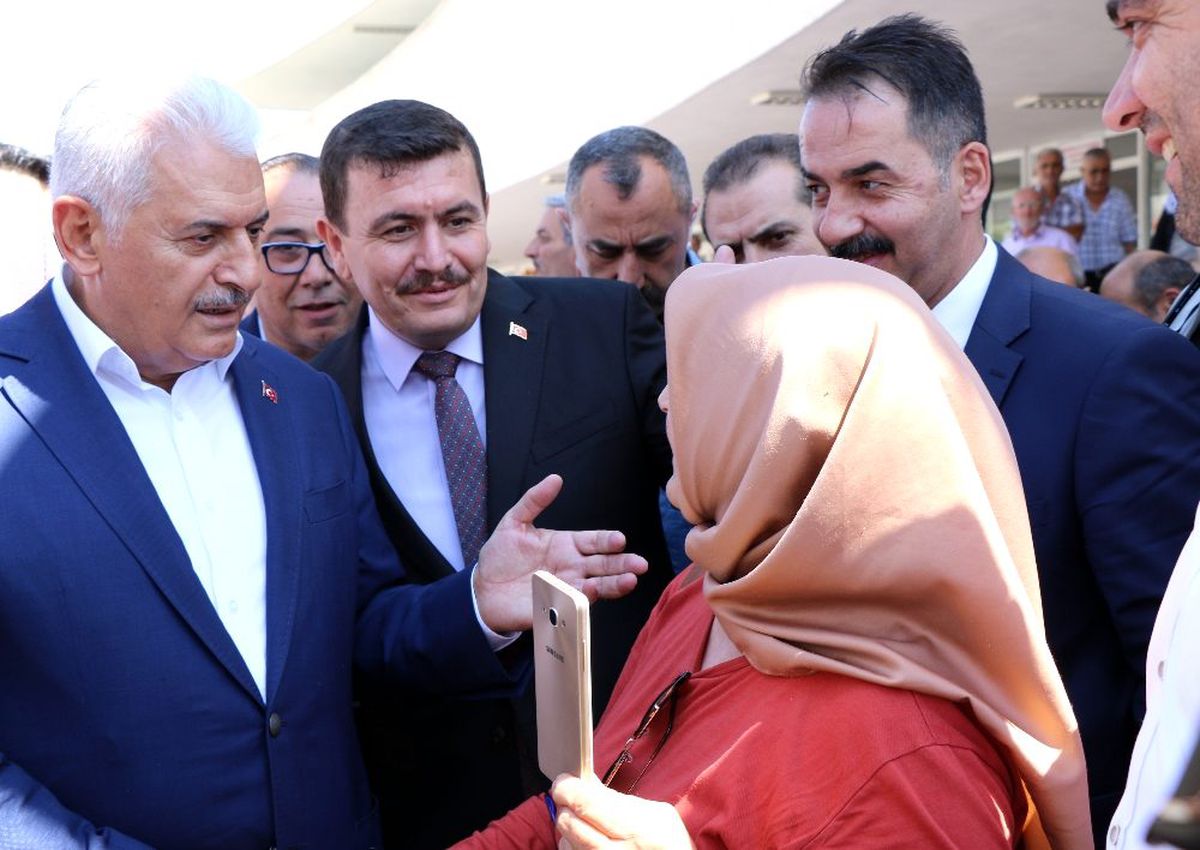 Binali Yıldırım\'a memleketi Erzincan\'da sıcak karşılama