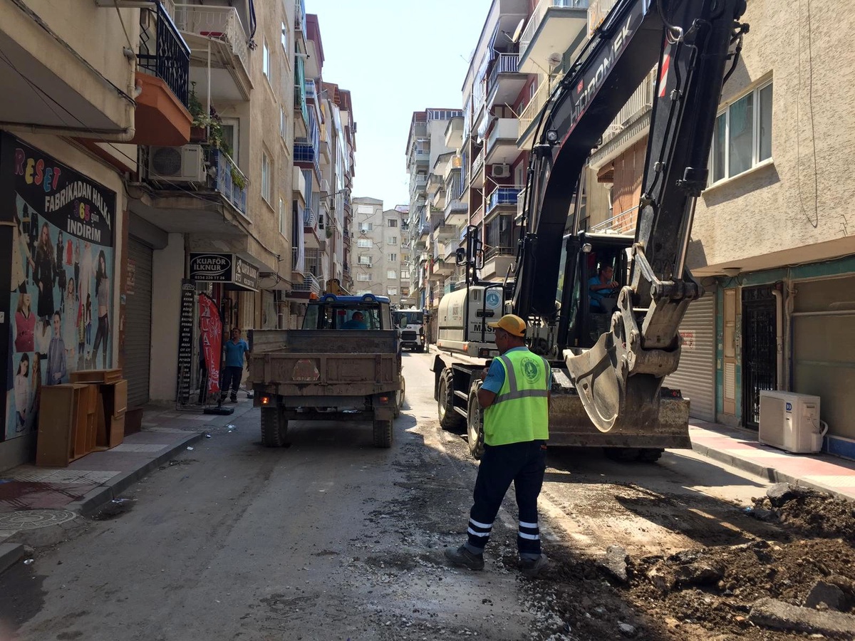 Daha temiz bir Manisa için kanal temizlikleri devam ediyor
