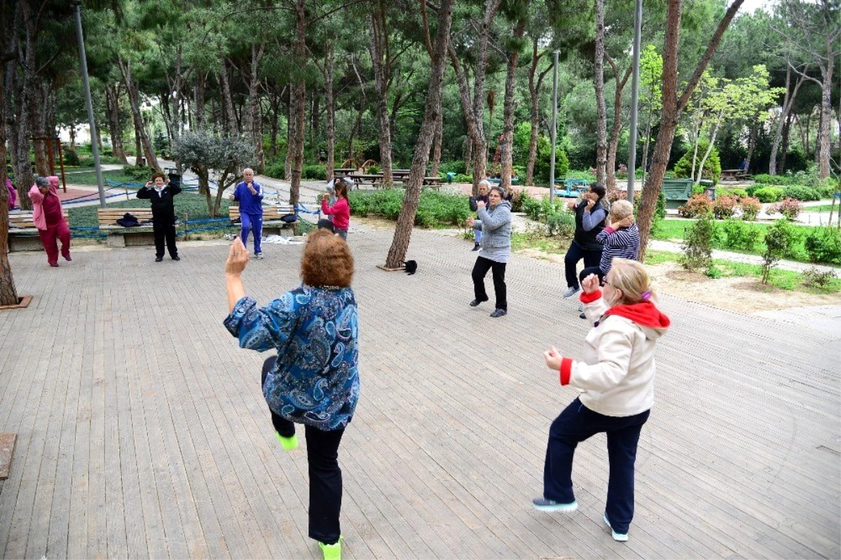 Kadıköylüler ünlü sporcuların hocalığında spor yapıyor