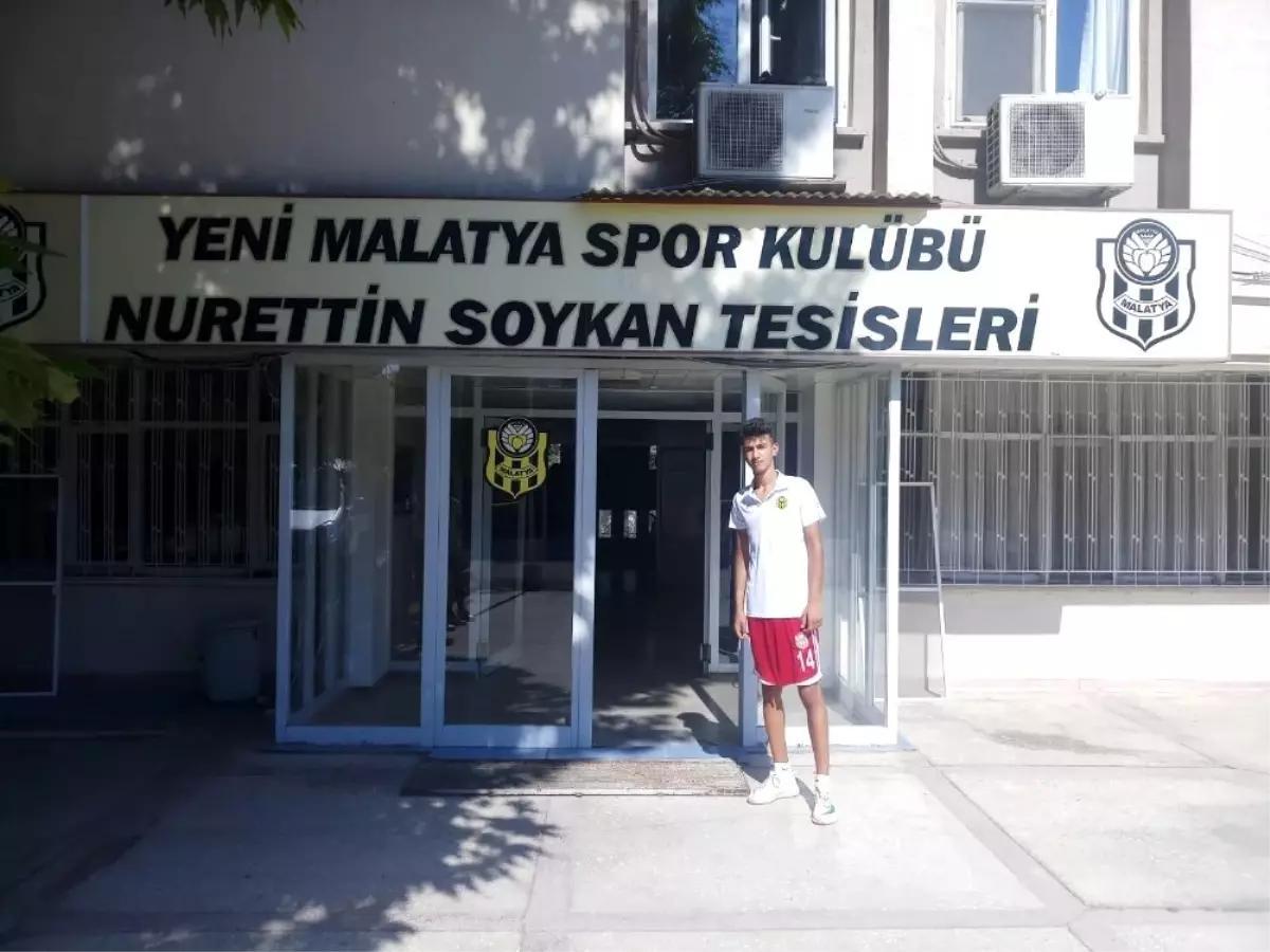 Malatyaspor, 15 yaşındaki Emirhan Öz\'ü transfer etti