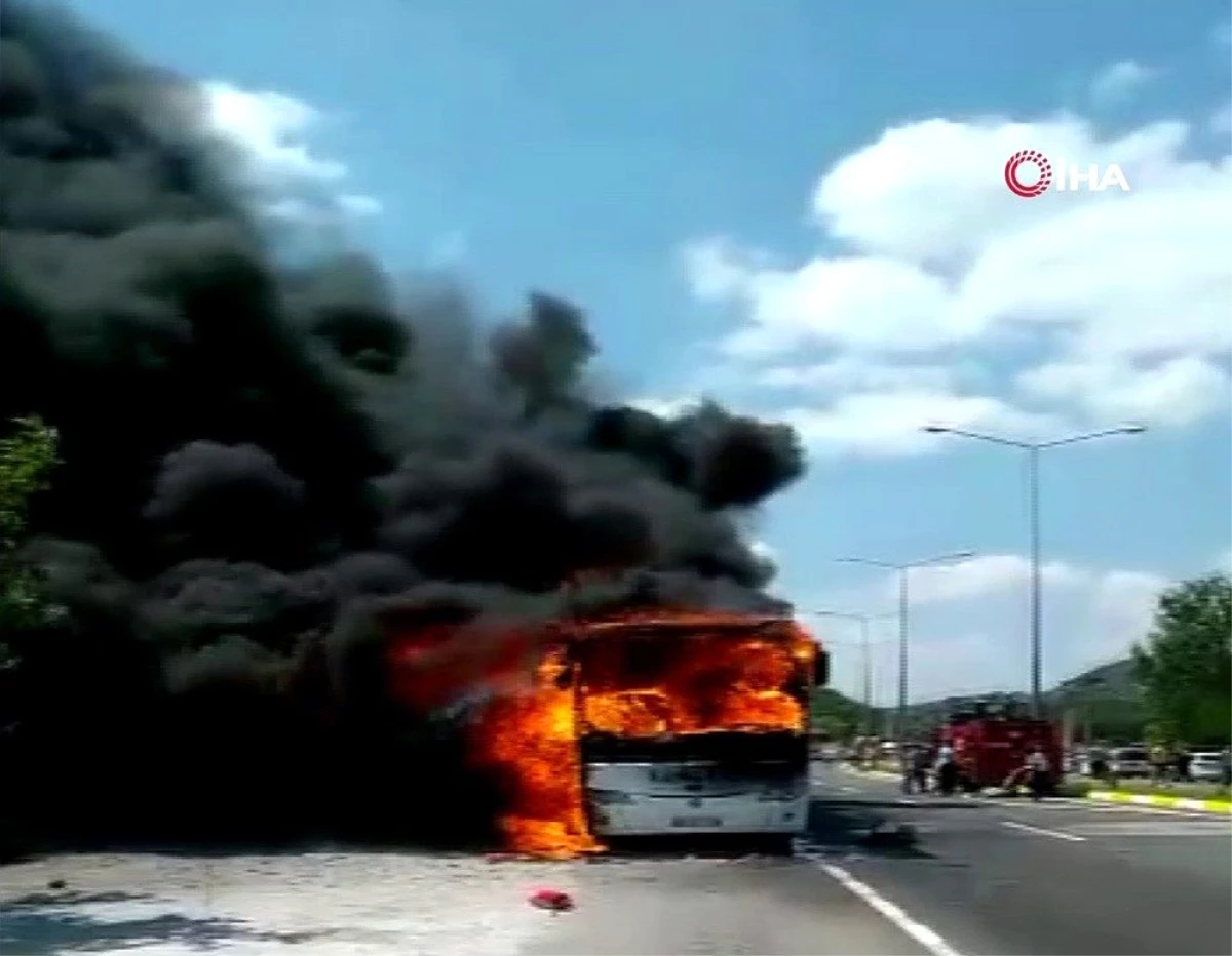 Balıkesir\'de otobüs yangını: 5 ölü