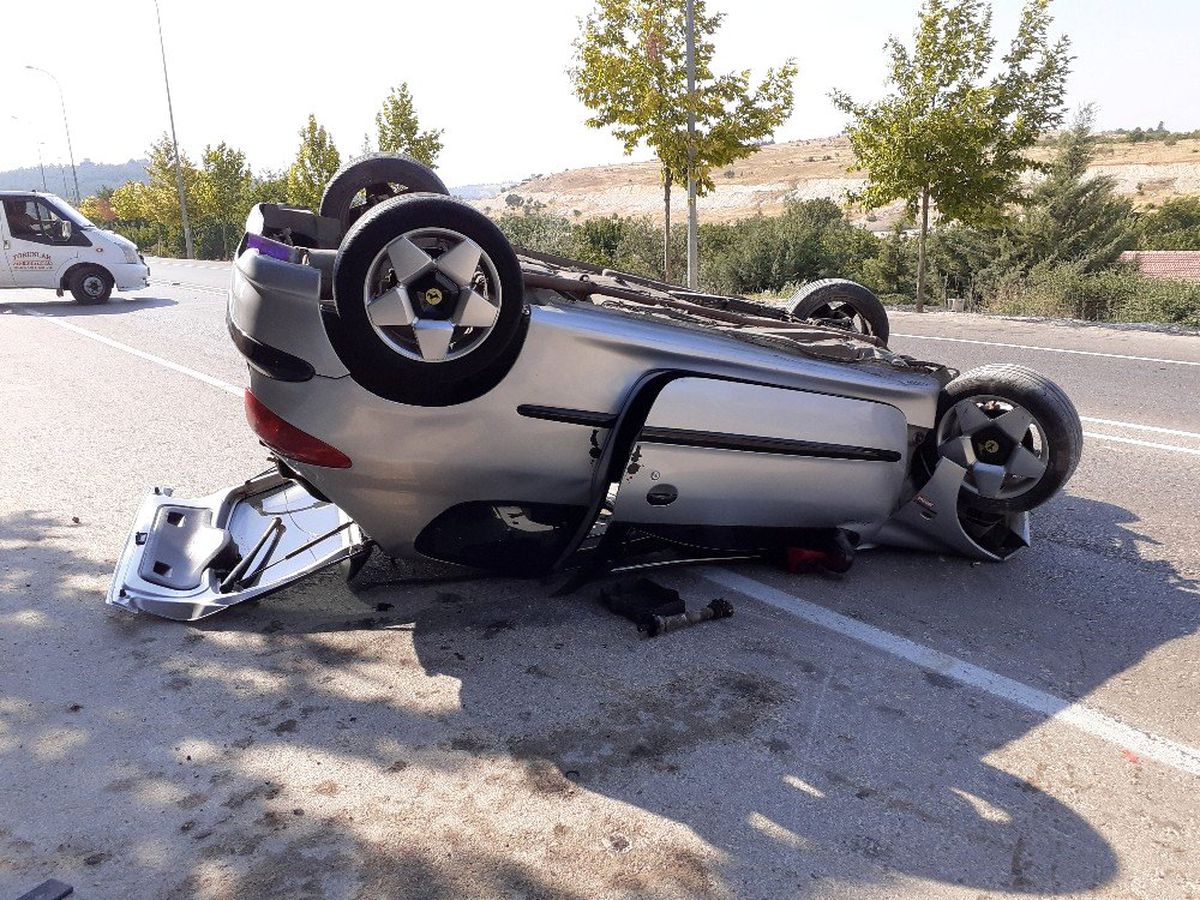 Otomobil takla attı: 4 yaralı