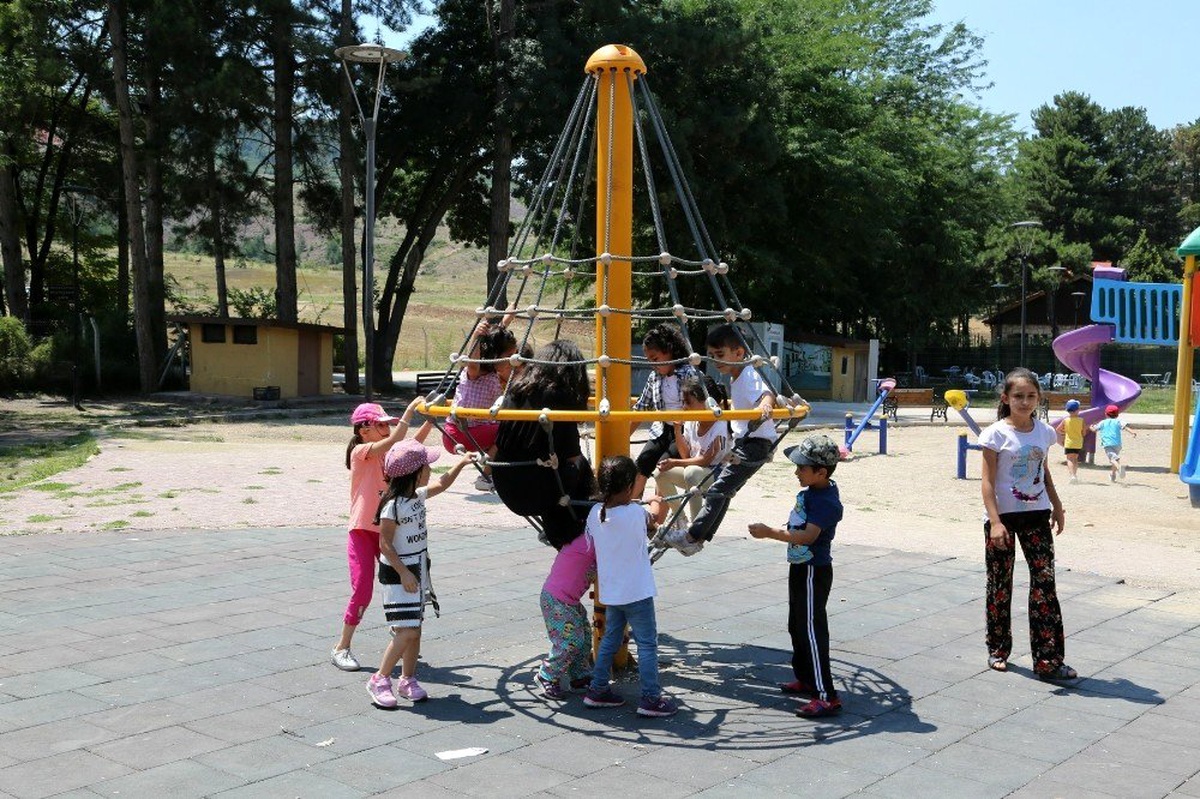 Oyuncak Kütüphanesi öğrenci ve velileri piknikte bir araya geldi