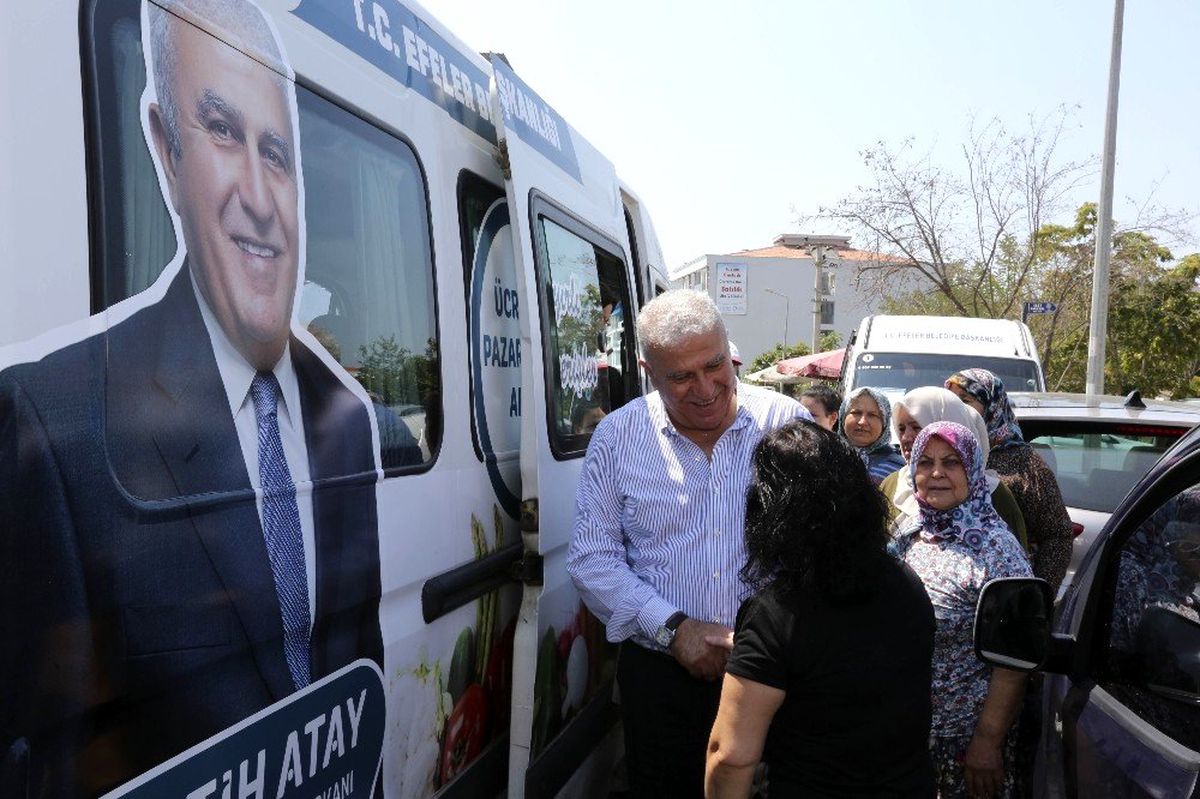 Pazar servisi aracı ilk seferini Başkan Atay\'la yaptı