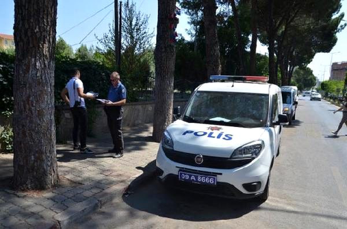 Tedavi gördüğü Toplum ve Ruh Sağlığı Merkezi\'nde kendisini bıçakladı