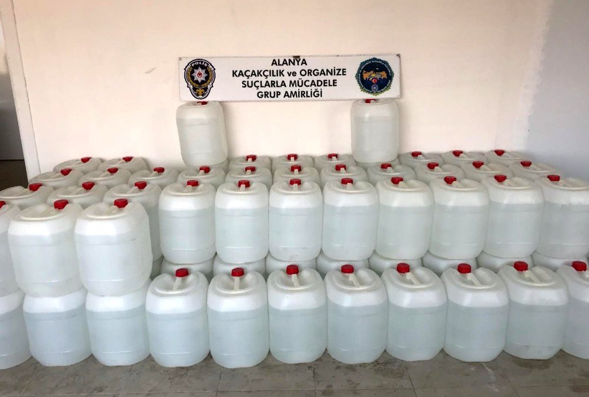 Alanya\'da 2 bin 520 litre kaçak etil alkol ele geçirildi
