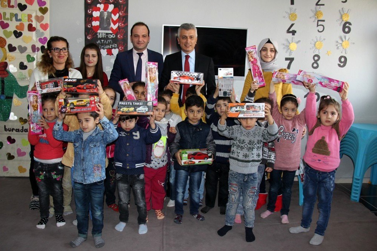 Kaykamak Arıcan\'dan Cizre Çocuk Gelişim Merkezindeki çocuklara yüzme kursu müjdesi