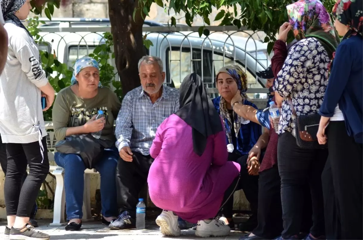 Otomobilin çarptığı bekçi gözyaşları arasında toprağa verildi