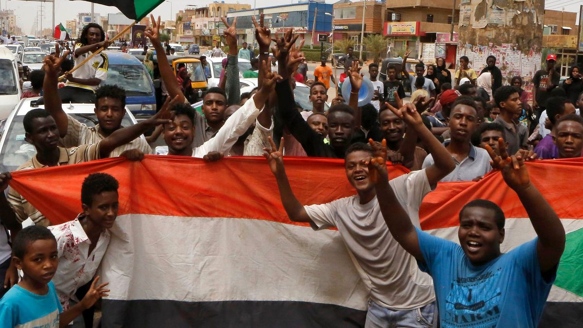 Sudan: Askeri yöneticiler ve muhalifler üç yıllık geçiş dönemi üzerine anlaştı