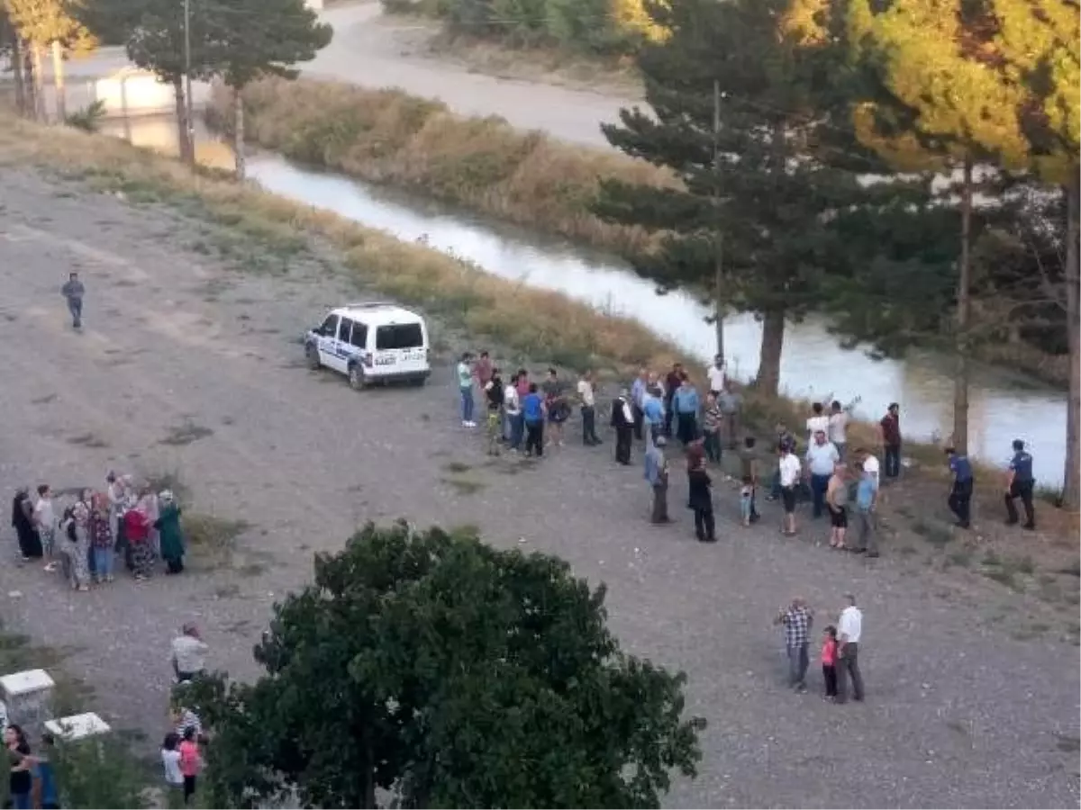 Sulama kanalına düşen Taner\'i öğretmen kurtardı, doktor ilk müdahaleyi yaptı