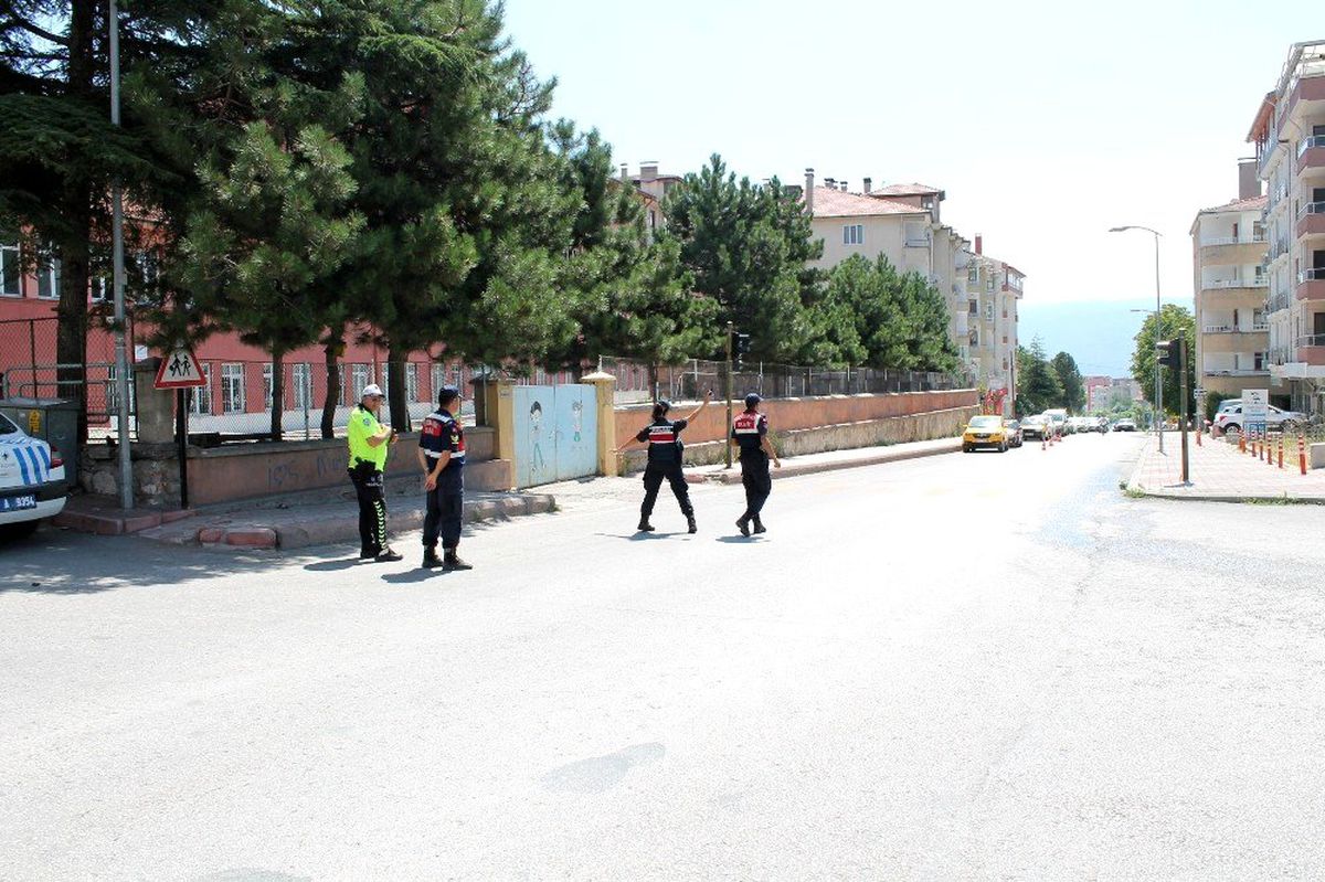 Tosya\'da trafik ekiplerinden hız uygulaması