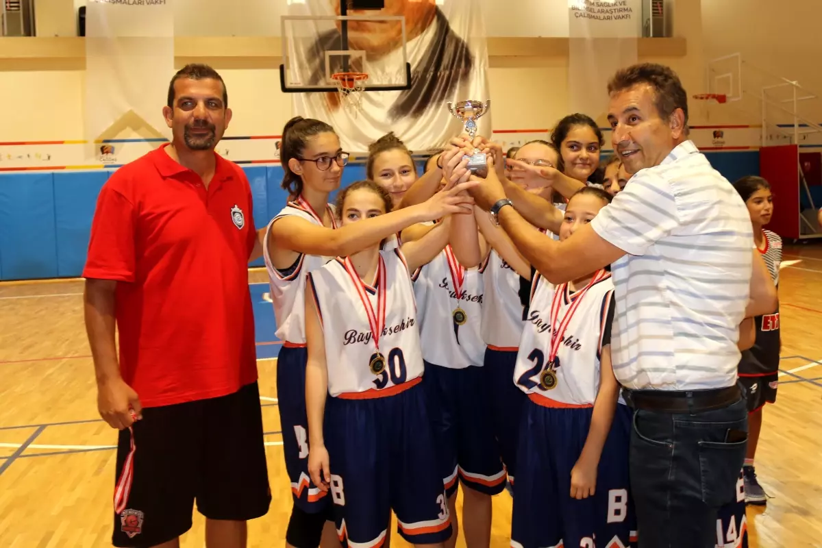 U14 kız basketbol şenliği sona erdi