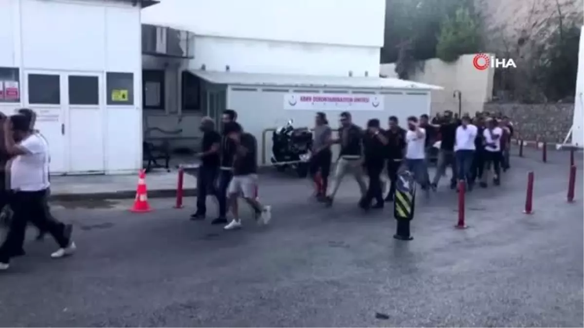 Yabancı uyruklu kadınları bakıcılık vaadiyle fuhşa sürükleyen 13 kişi tutuklandı