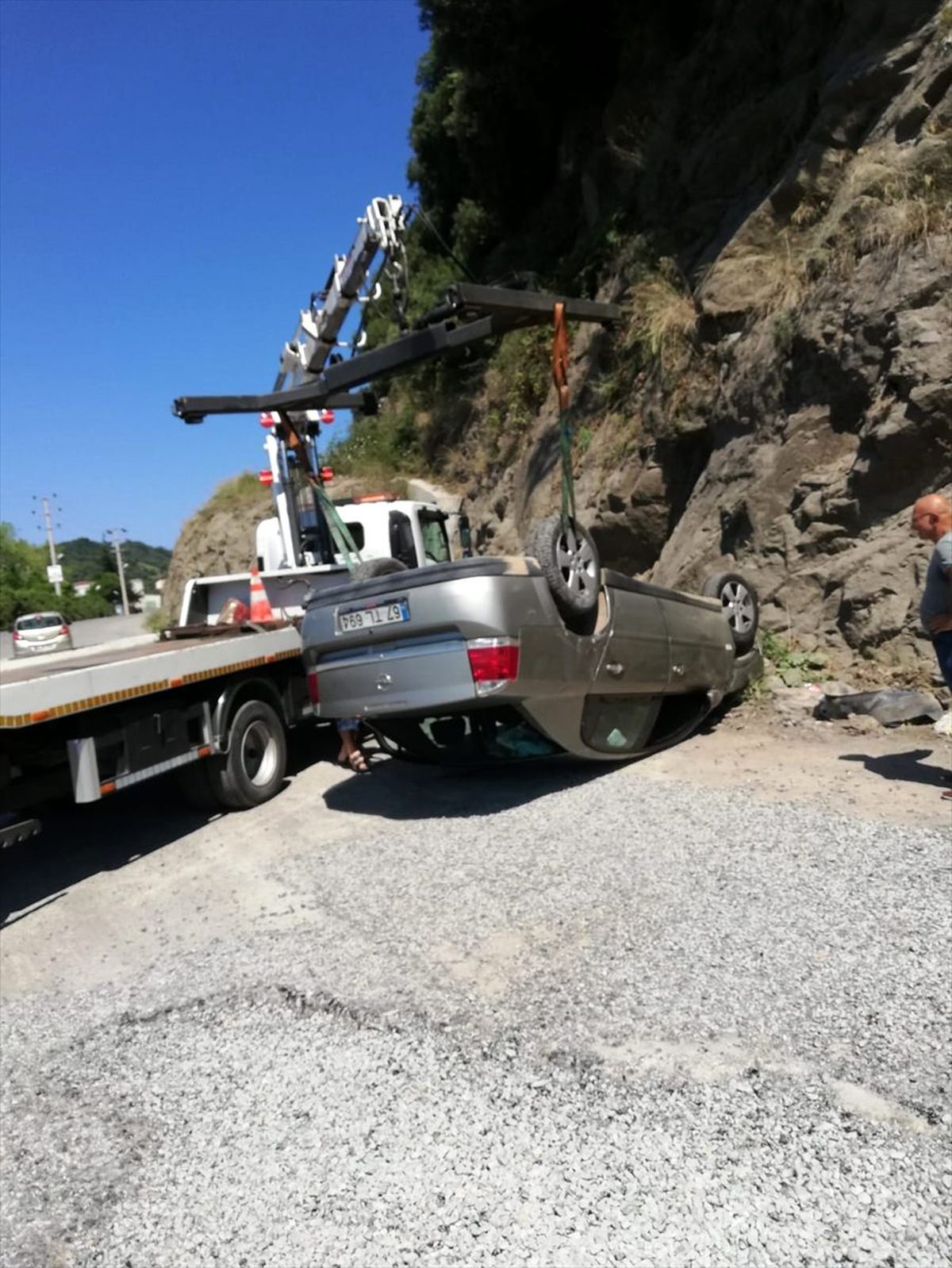 Zonguldak\'ta otomobil devrildi: 4 yaralı