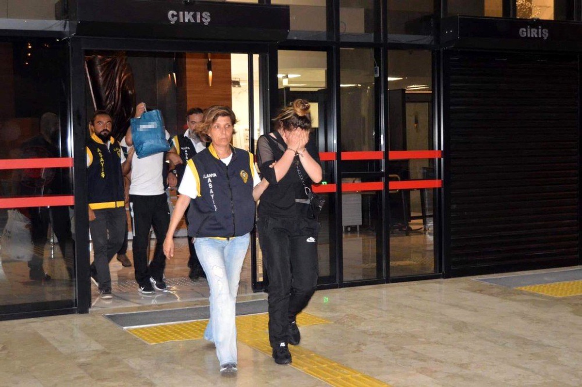 Alanya\'da zorla fuhuşa 3 tutuklama