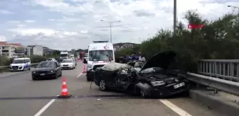 BURSA Otomobil, kamyona ve bariyerlere çarptı; anneanne öldü, dede- torun yaralı