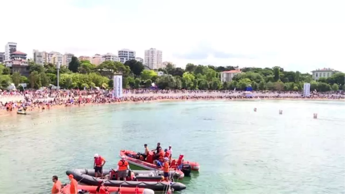 Caddebostan\'da "Red Bull Uçuş Günü"