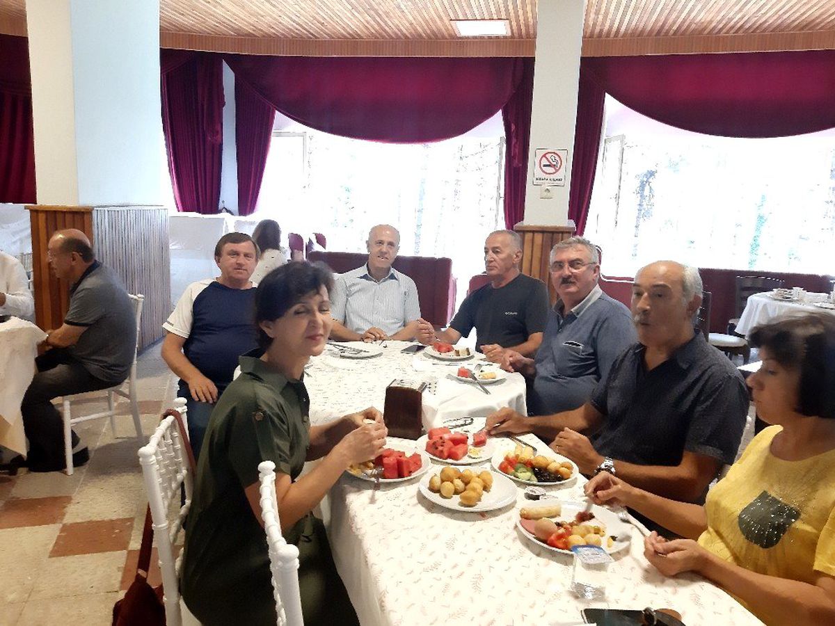 Çocuklar için bir araya geldiler