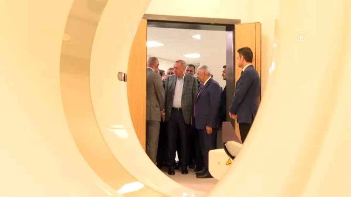 Cumhurbaşkanı Erdoğan, Bursa Şehir Hastanesi\'nde tedavi gören hastaları ziyaret etti