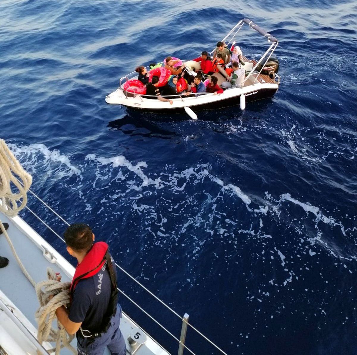 Datça ve Bodrum\'da 81 göçmen yakalandı