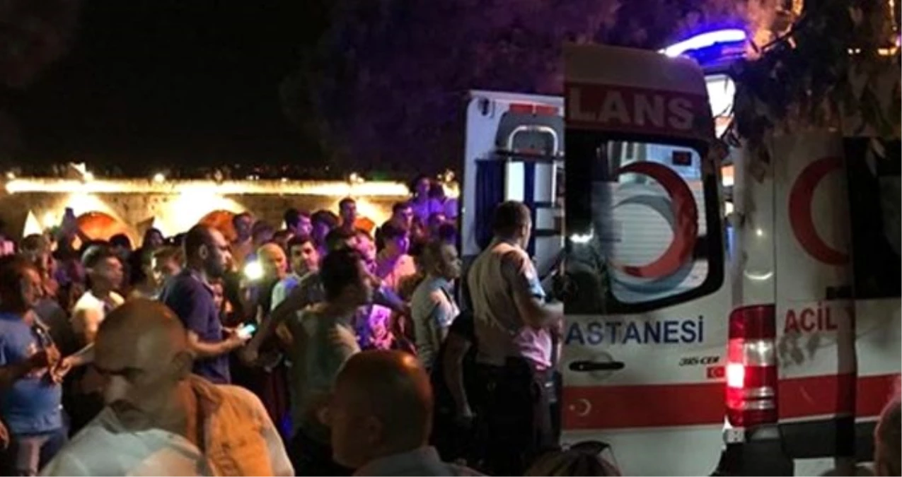 İstanbul\'da bir festivalde havai fişek yerde patladı! 13 yaralı