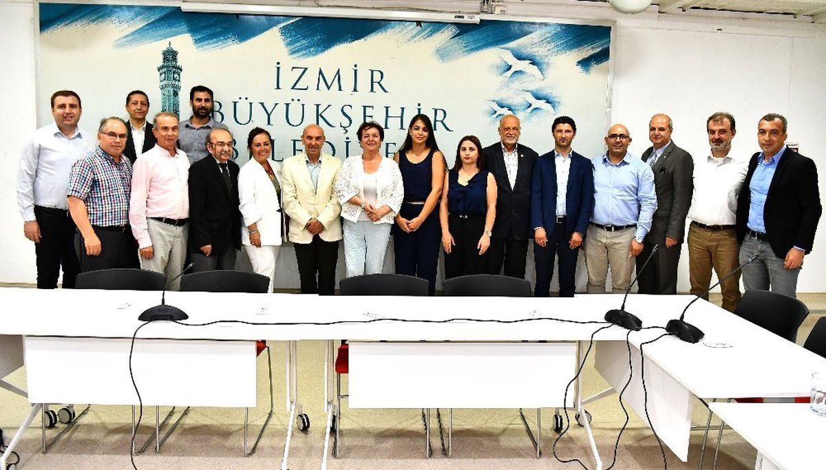 İzmir\'de yerel basına destek