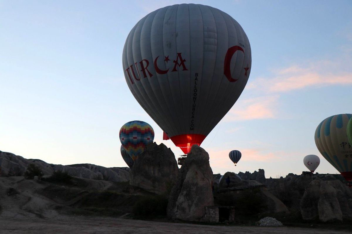Kapadokya\'da sıcak hava balon turları iptal edildi