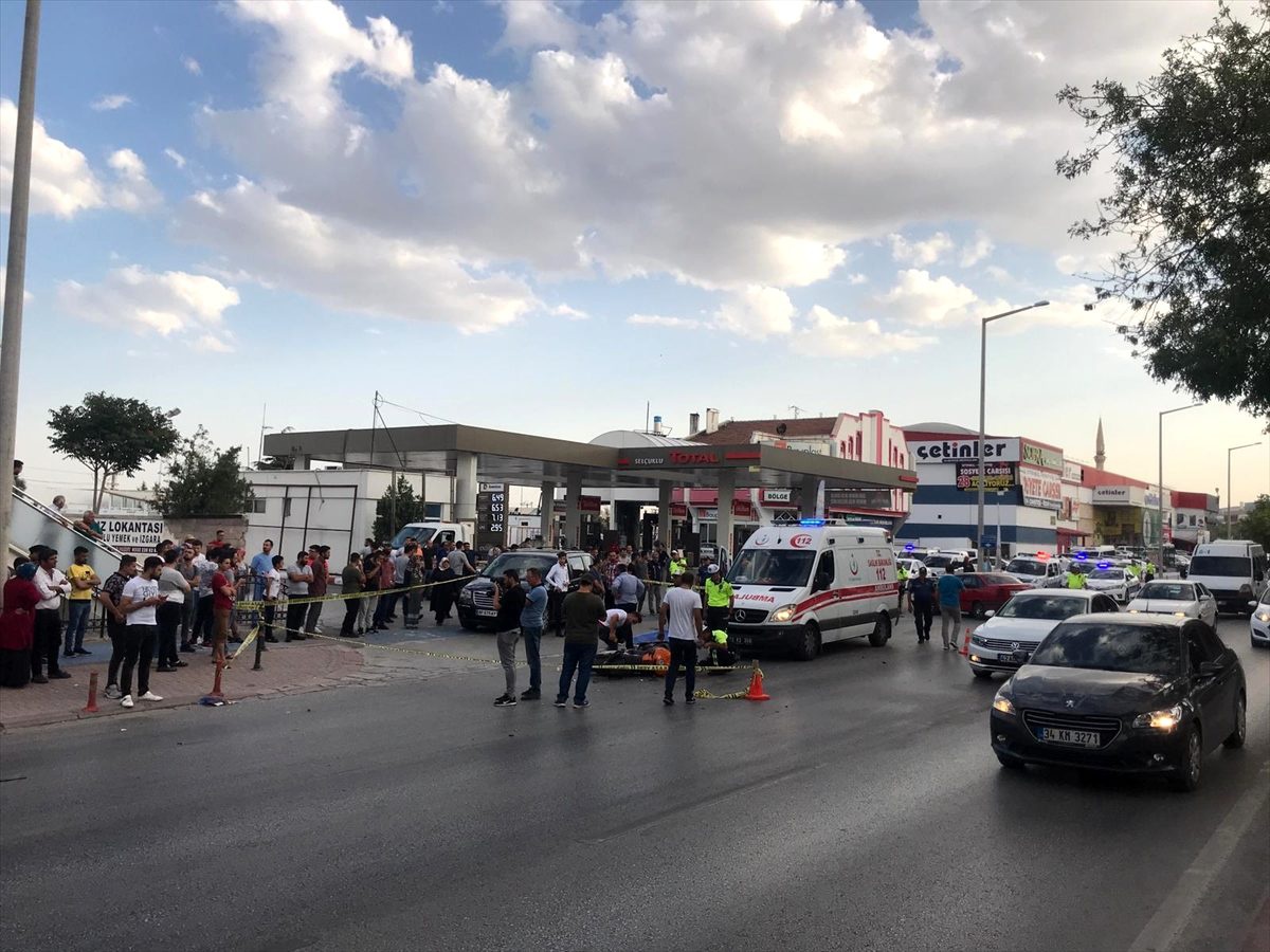 Konya\'da motosiklet otomobile çarptı: 1 ölü, 1 yaralı