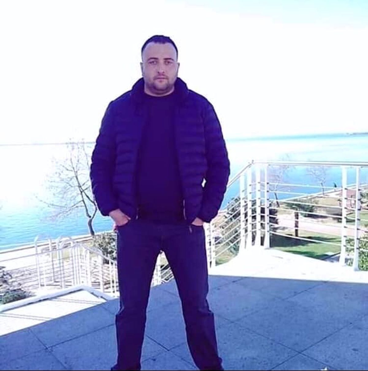 Odaya girdiğinde eşini cansız halde buldu