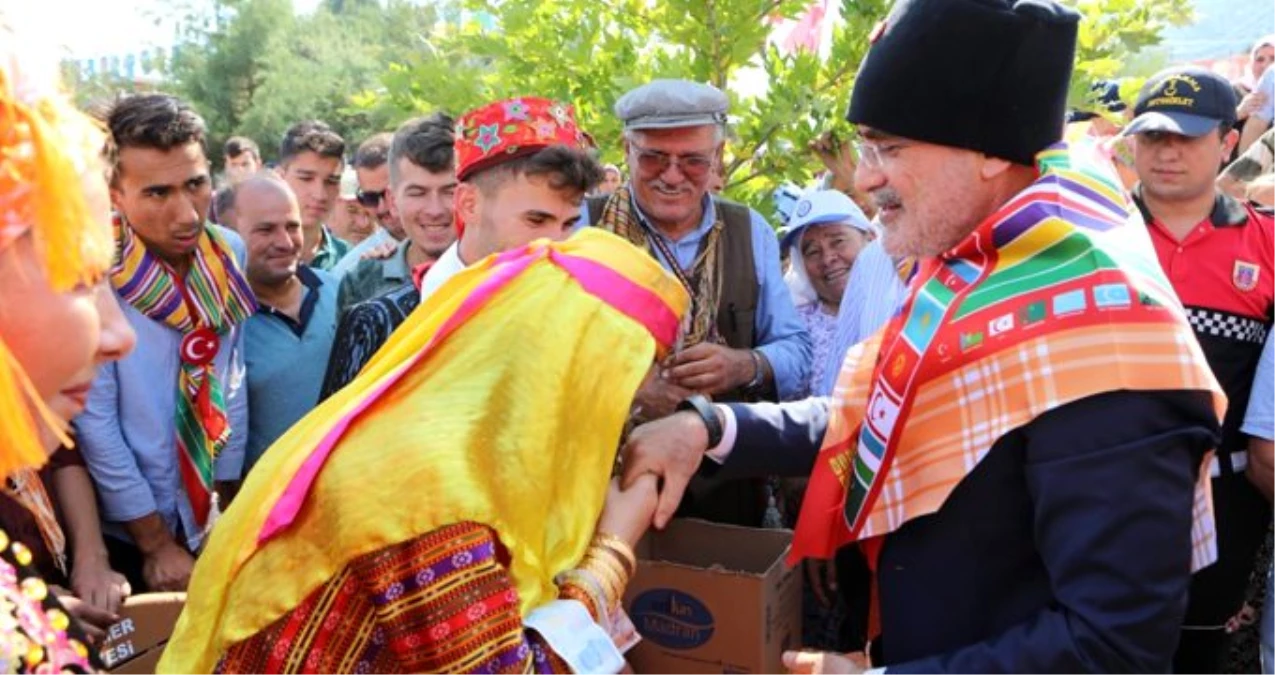 Türk dünyası Yörük, Türkmen, Kültür Şöleni\'nde bir araya geldi