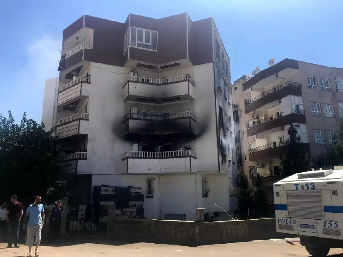 Yangında mahsur kalanları polis kurtardı