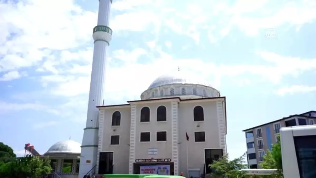 Yolcu otobüsündeki yangın - Hayatını kaybeden İlhan Adalı son yolculuğuna uğurlandı - BALIKESİR