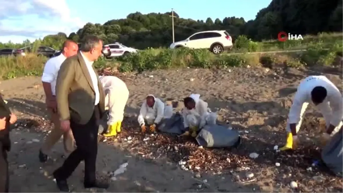 Akçakoca\'da sahillerde selin izleri silinmeye çalışılıyor