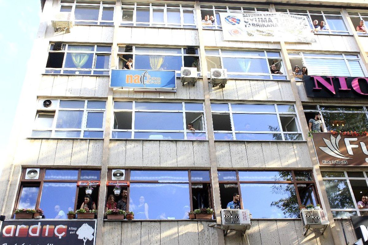Ankara\'da yasa dışı eylem yapan gruba müdahale: 25 gözaltı