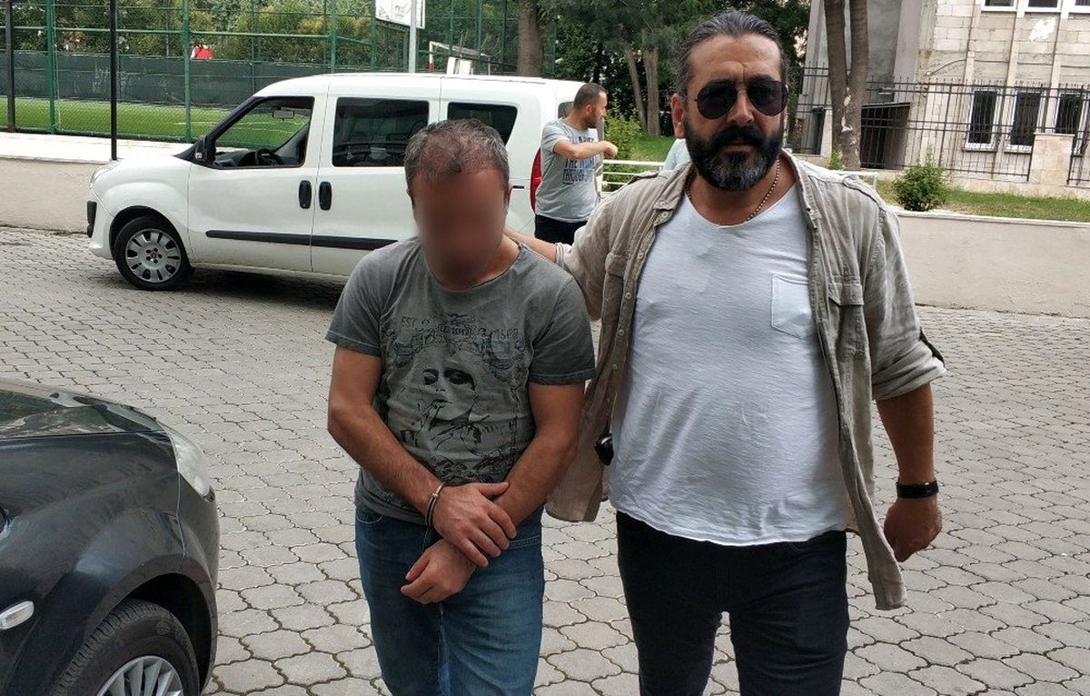 Bahçesinde 22 kök dişi Hint keneviri bitkisi ele geçirildi