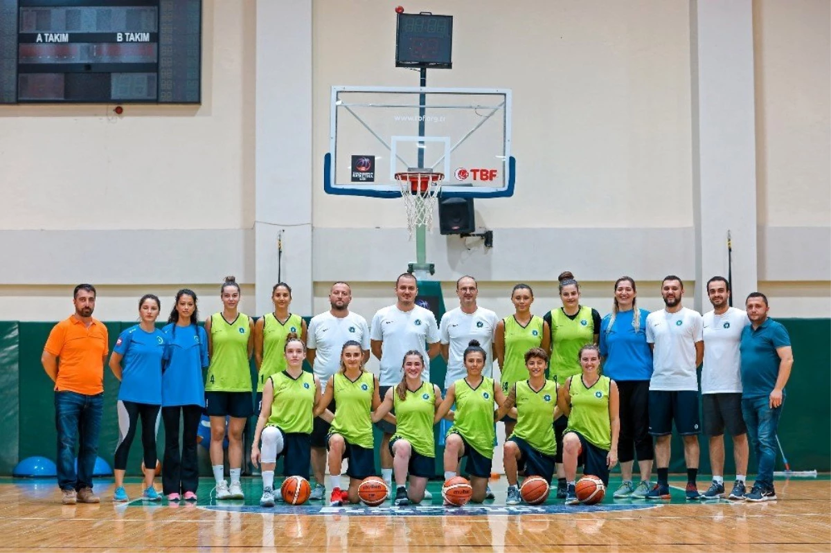 Bursa BŞB Kadın Basketbol takımı sezonu açtı