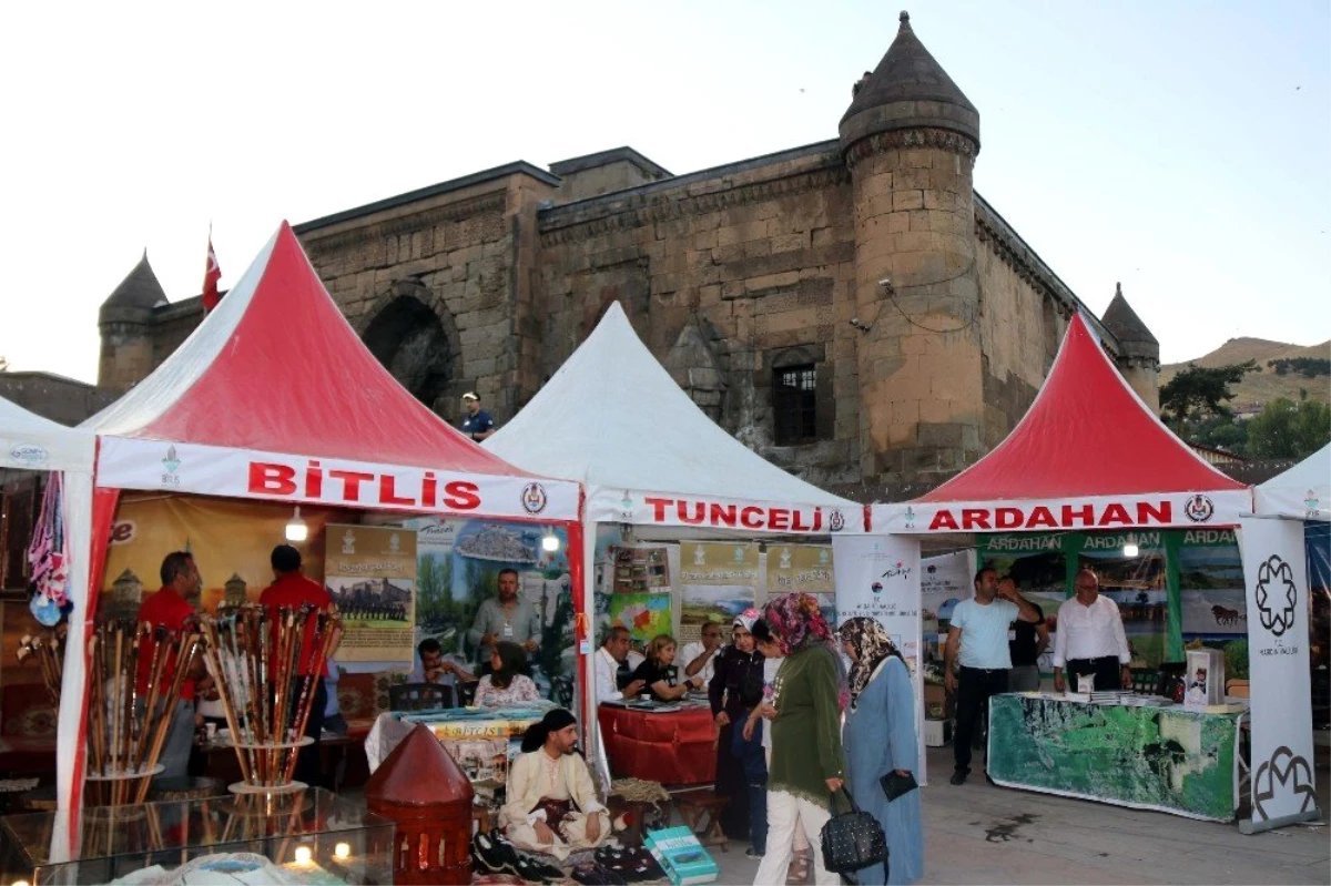 \'Büyük Bitlis Buluşmaları\' görkemli bir törenle başladı