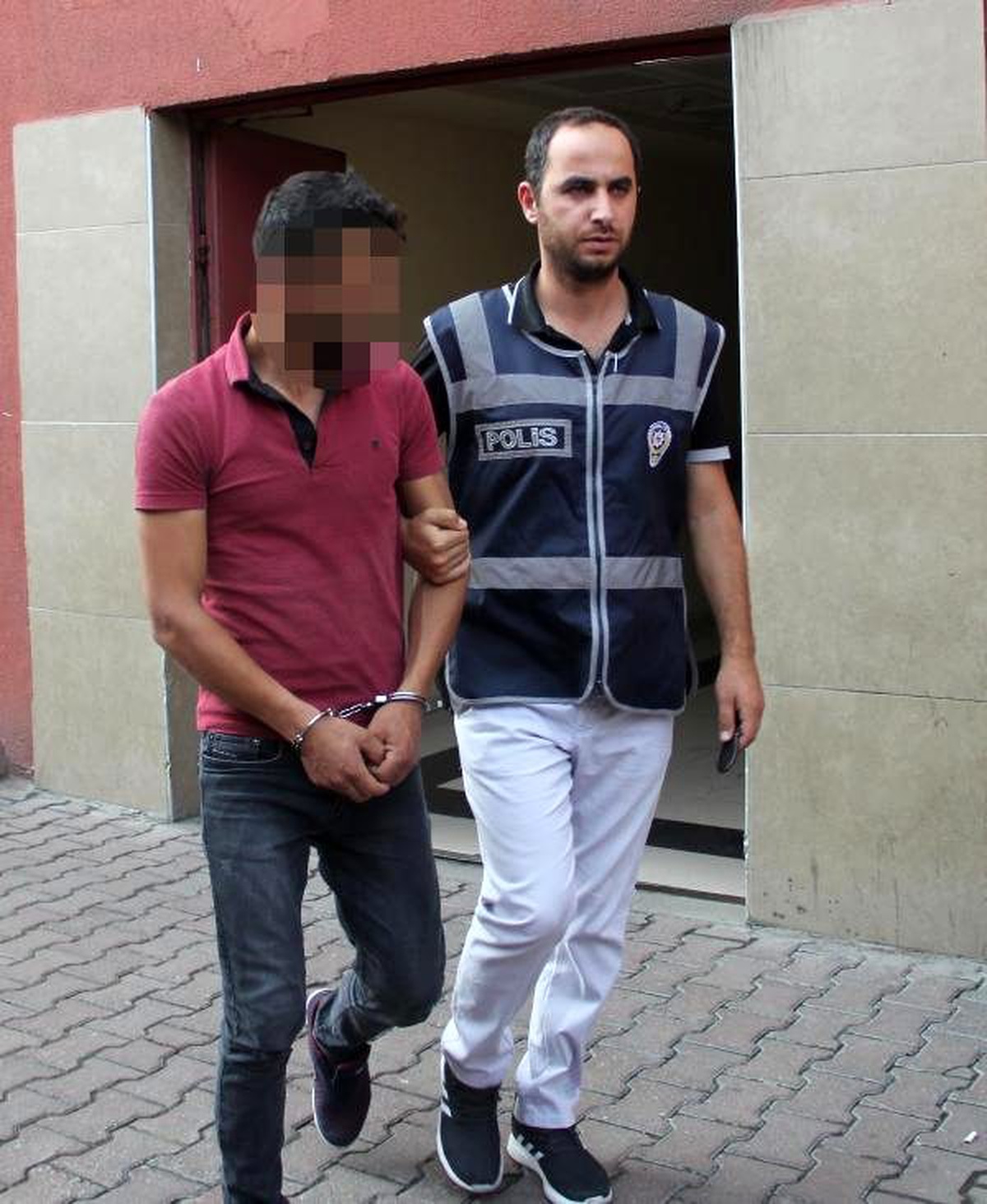 Çaldığı otomobille gezerken yakalandı