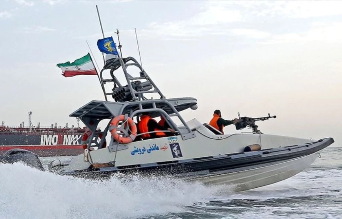 İran Basra Körfezi yakınlarında iki tekneye el koydu