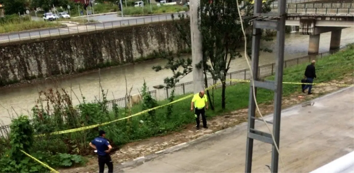 Kavga ettiği şahsı öldürmek isterken, o şahsın babasını öldürdü